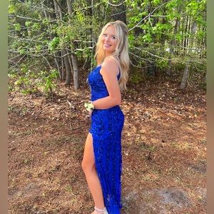 Size 8 Primavera royal blue prom dress
